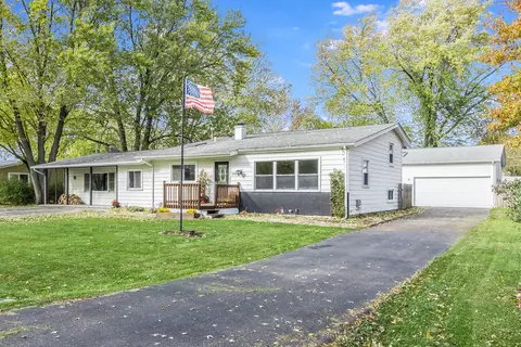 47 W954 6th St, Big Rock, IL 60511