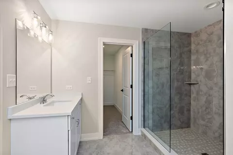 Bath - 7645 W 65th Pl, Summit, IL 60501 photo 4 of 5