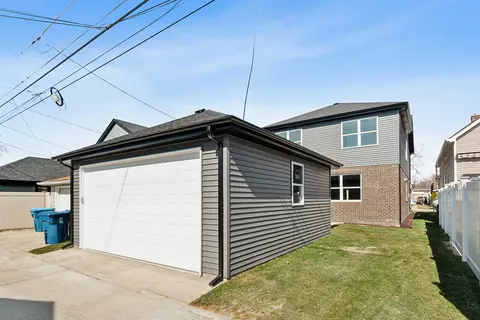 Exterior - 7645 W 65th Pl, Summit, IL 60501 photo 5 of 9