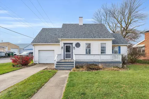 302 N 1st St, Cissna Park, IL 60924