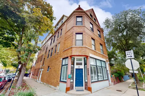 2075 N Oakley Ave #1, Chicago, IL 60647