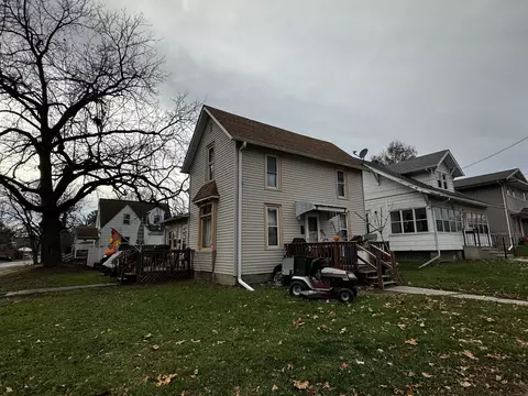 1112 E 3rd St, Sterling, IL 61081 photo 2