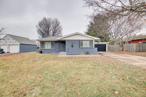 204 E Miller Rd, Sterling, IL 61081 photo 1