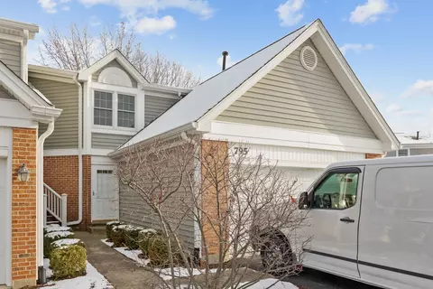 795 Hoover Dr, Carol Stream, IL 60188