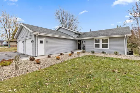 6099 Mulford Hills Dr, Loves Park, IL 61111