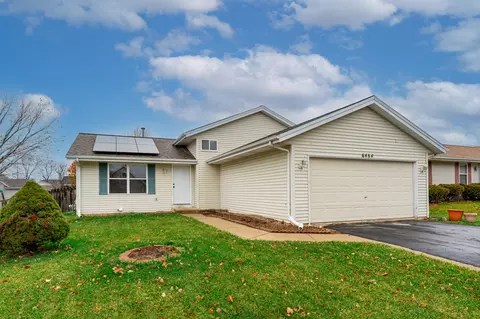 6484 Garrett Ln, Rockford, IL 61107