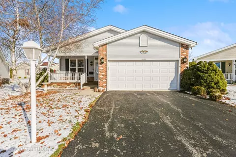 3226 Harness Ln, Grayslake, IL 60030