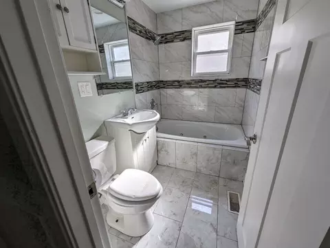 Bath - 3007 Longfellow Ave, Hazel Crest, IL 60429 photo 1 of 3