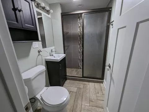 Bath - 3007 Longfellow Ave, Hazel Crest, IL 60429 photo 3 of 3