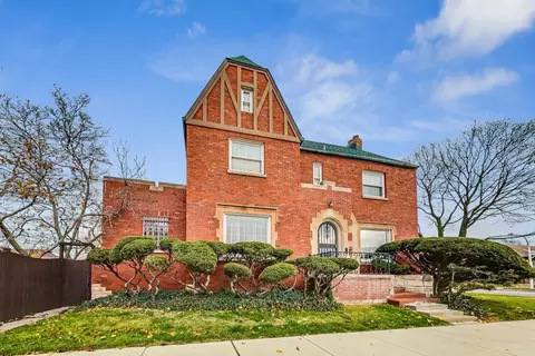 7356 S Bennett Ave, Chicago, IL 60649