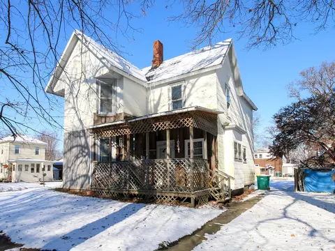 224 W Washington St, Streator, IL 61364