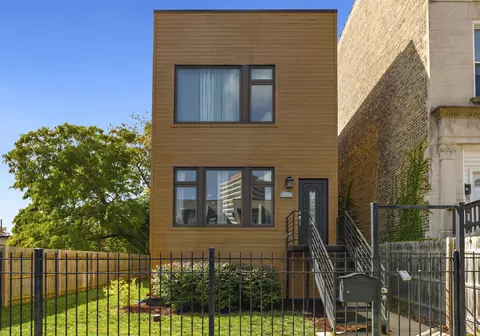 4140 S Calumet Ave, Chicago, IL 60653