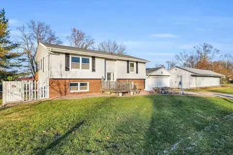 104 W Grant St, Philo, IL 61864 photo 3