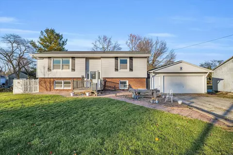 104 W Grant St, Philo, IL 61864