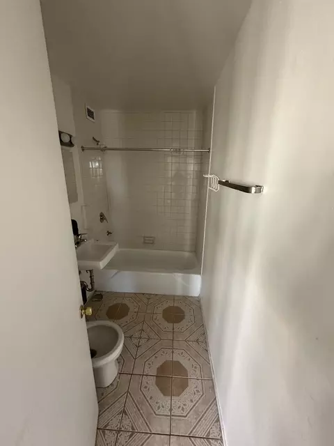 1400 E 55th Pl #1001S, Chicago, IL 60637 photo 5