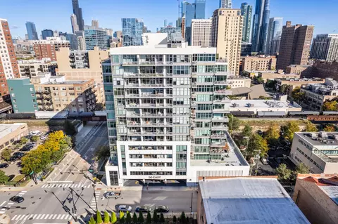 50 E 16th St #411, Chicago, IL 60616