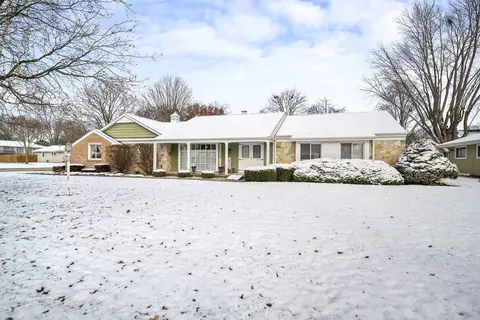 502 Brentwood Dr, Morris, IL 60450