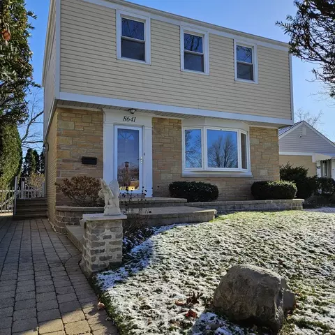 8641 Harms Rd, Skokie, IL 60077