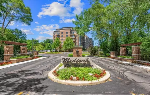 125 Lakeview Dr #510, Bloomingdale, IL 60108