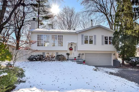 1548 Darby Ct, Batavia, IL 60510
