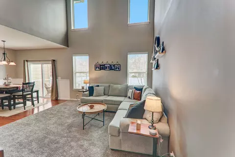980 Oak Ridge Blvd, Elgin, IL 60120 photo 6