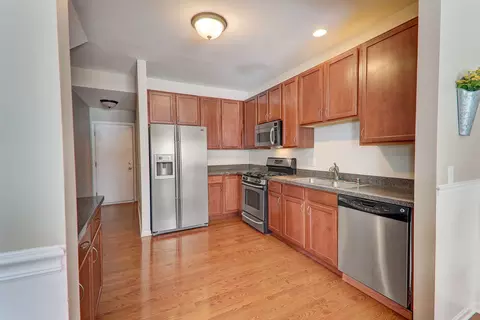980 Oak Ridge Blvd, Elgin, IL 60120 photo 12