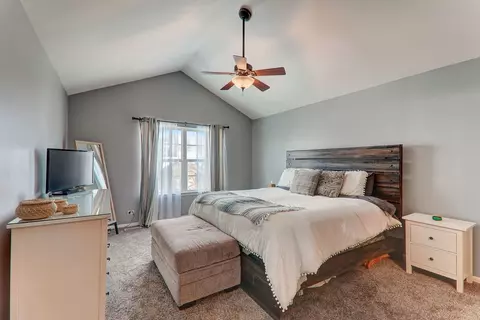 980 Oak Ridge Blvd, Elgin, IL 60120 photo 28