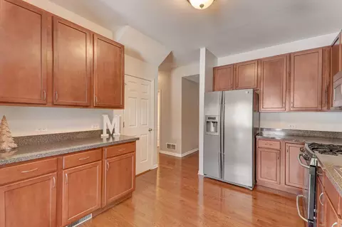 980 Oak Ridge Blvd, Elgin, IL 60120 photo 17