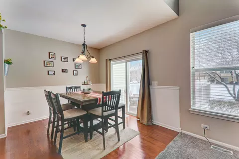 980 Oak Ridge Blvd, Elgin, IL 60120 photo 9