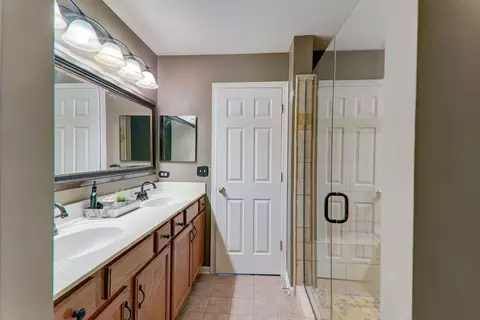 980 Oak Ridge Blvd, Elgin, IL 60120 photo 33