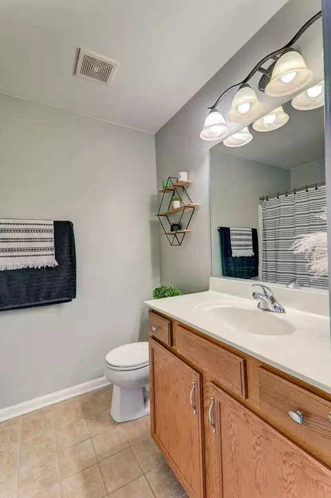 980 Oak Ridge Blvd, Elgin, IL 60120 photo 25