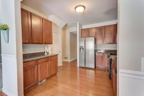 980 Oak Ridge Blvd, Elgin, IL 60120 photo 13