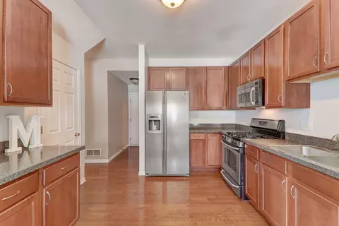 980 Oak Ridge Blvd, Elgin, IL 60120 photo 14