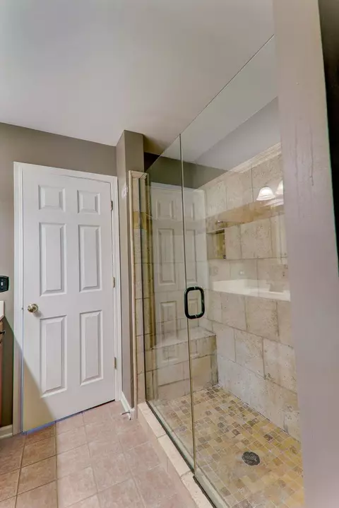 980 Oak Ridge Blvd, Elgin, IL 60120 photo 32