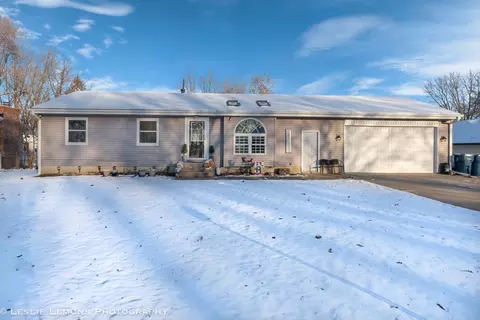 419 N 3rd St, Earlville, IL 60518