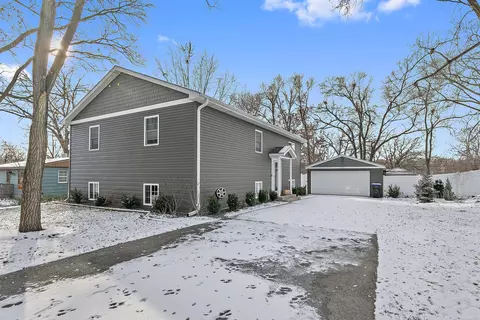 5209 Woodrow Ave, Mchenry, IL 60051