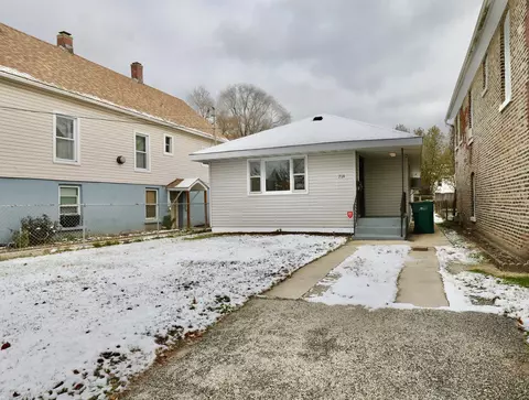 716 Henderson Ave, Joliet, IL 60432
