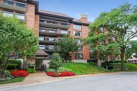 3851 Mission Hills Rd #205, Northbrook, IL 60062