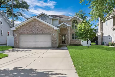 1018 S Riverside Dr, Elmhurst, IL 60126