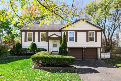 2033 Templar Dr, Naperville, IL 60565
