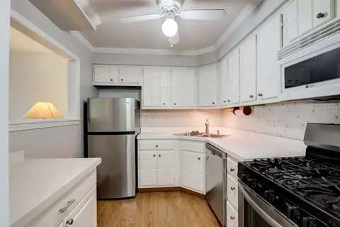 550 E Main St #2E, Barrington, IL 60010 photo 6