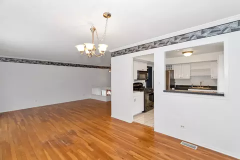 1900 Chippendale Rd, Hoffman Estates, IL 60169 photo 14
