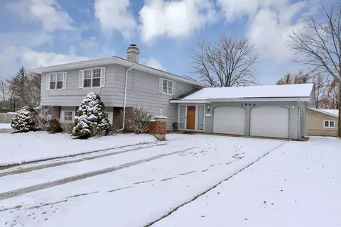 1900 Chippendale Rd, Hoffman Estates, IL 60169 photo 4