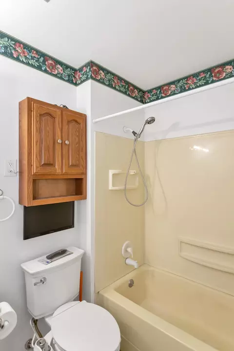 1900 Chippendale Rd, Hoffman Estates, IL 60169 photo 25