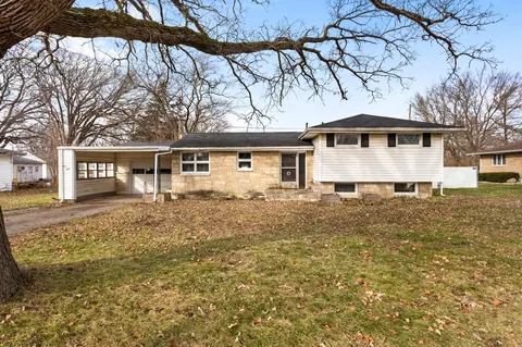 248 W Moultrie St, Bement, IL 61813