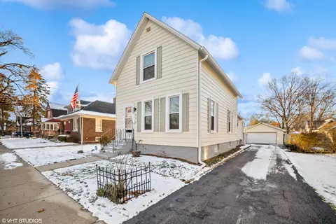 320 Orchard St, Elgin, IL 60123 photo 2