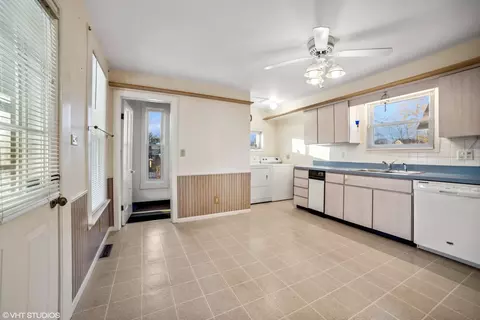 320 Orchard St, Elgin, IL 60123 photo 6