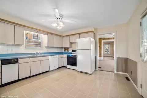320 Orchard St, Elgin, IL 60123 photo 7