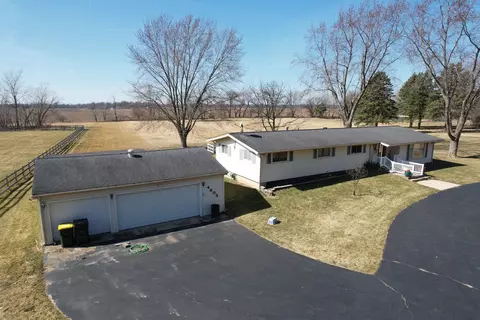 4605 S Ridgeway Rd, Ringwood, IL 60072