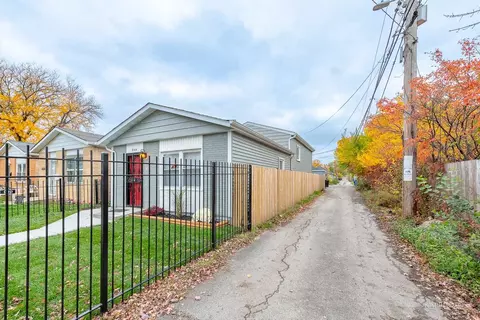 944 E 72nd St, Chicago, IL 60619 photo 3